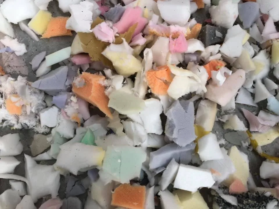 Shredded PU foam chips for rebonded foam production